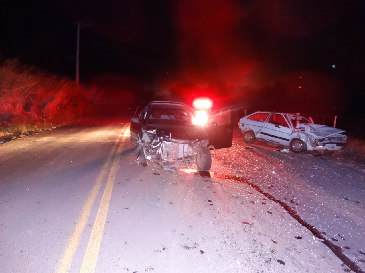Colisão em barranco acaba com condutor atropelado na Alcides Soares