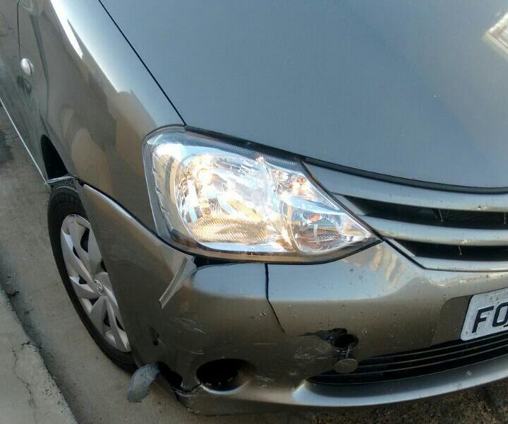 Colisão entre carro e moto na Jaguaribe deixa vítima leve