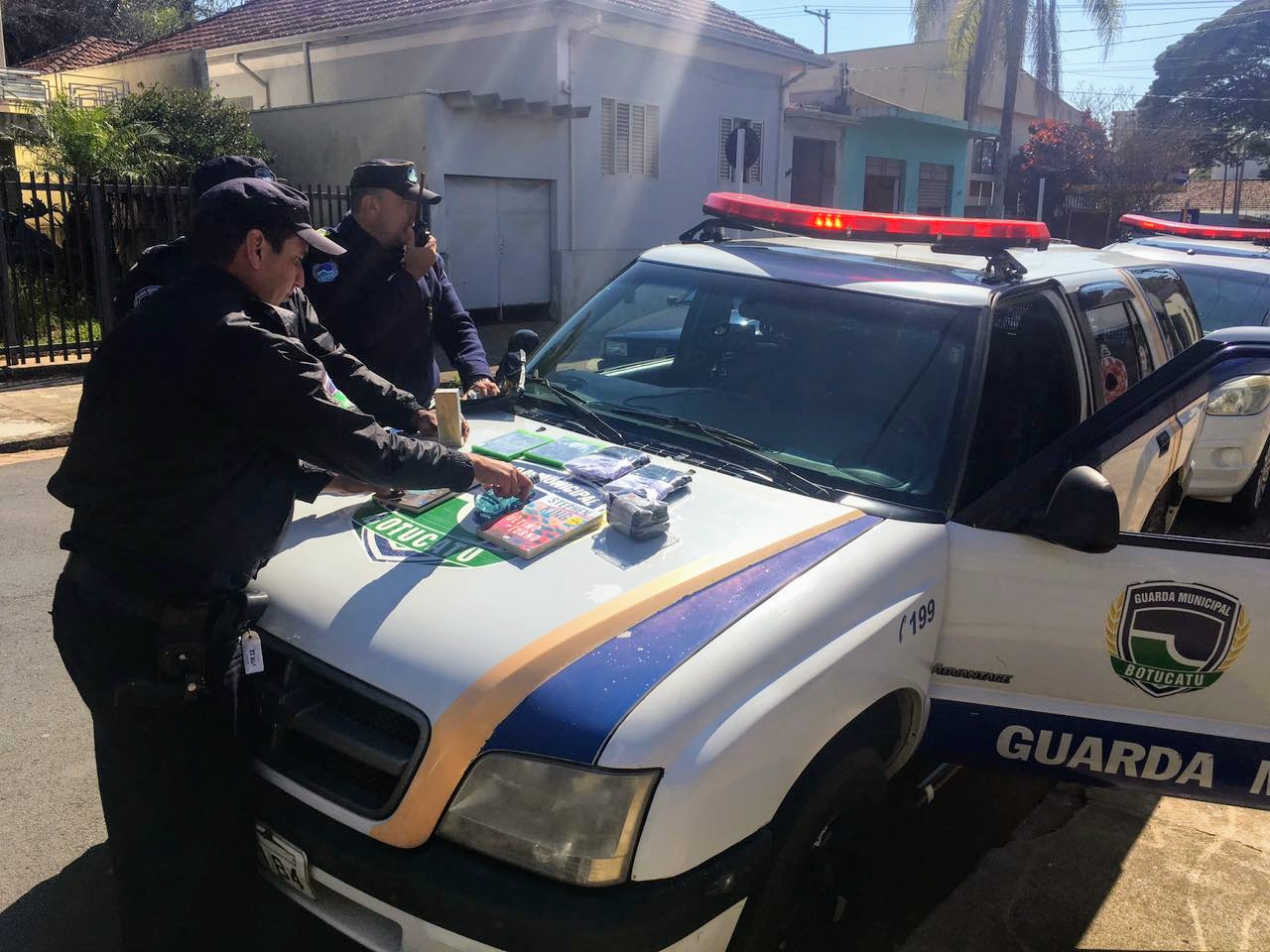 Homem é preso no comércio de Botucatu após três furtos em lojas