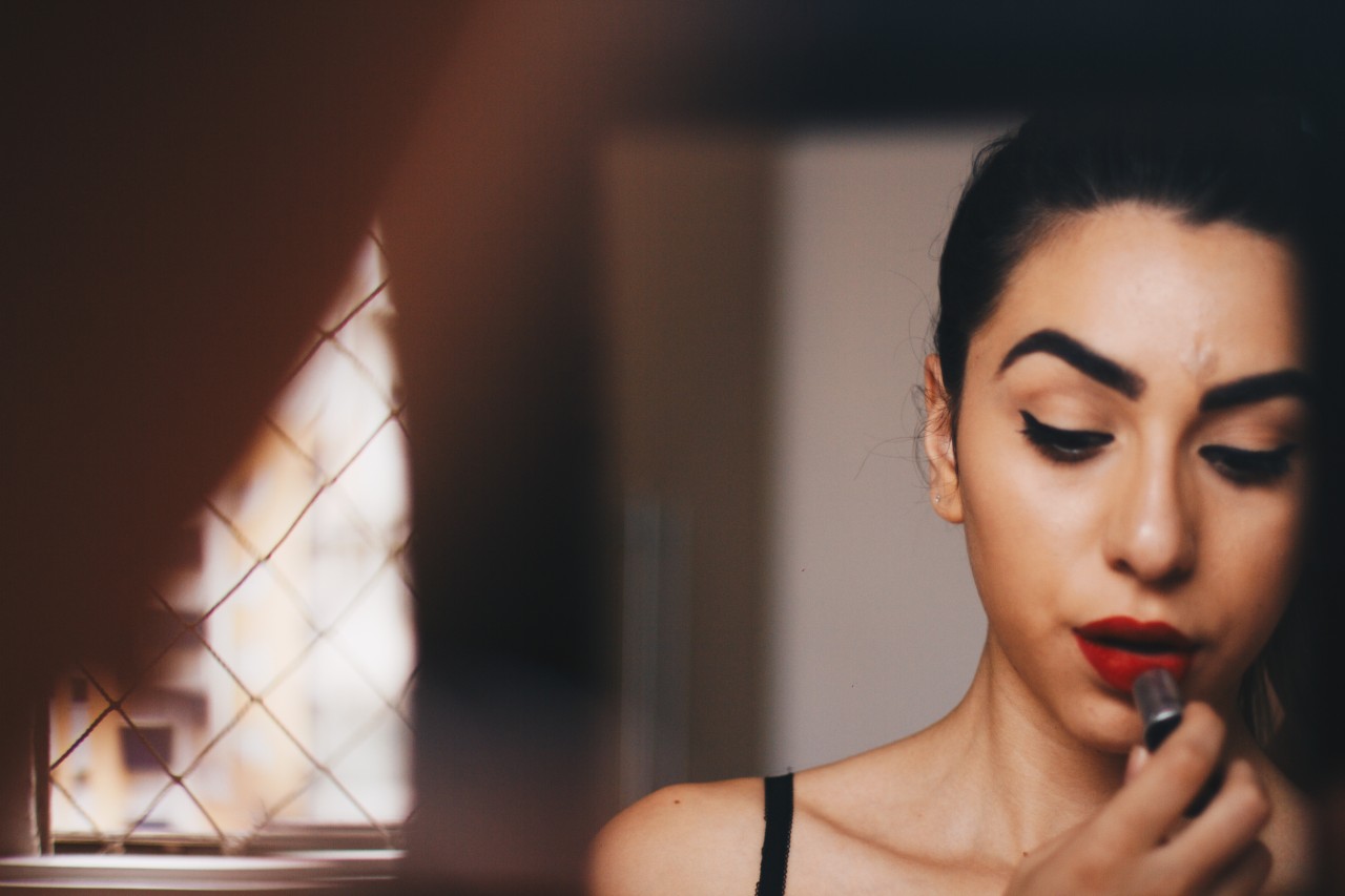  Como fazer um delineado perfeito – Por Mariana Camargo