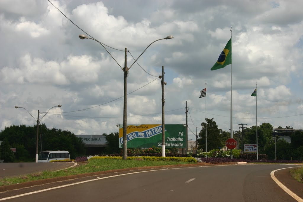 Corpo de jovem desaparecido é encontrado no rio Lençóis Corpo de jovem desaparecido é encontrado no rio Lençóis