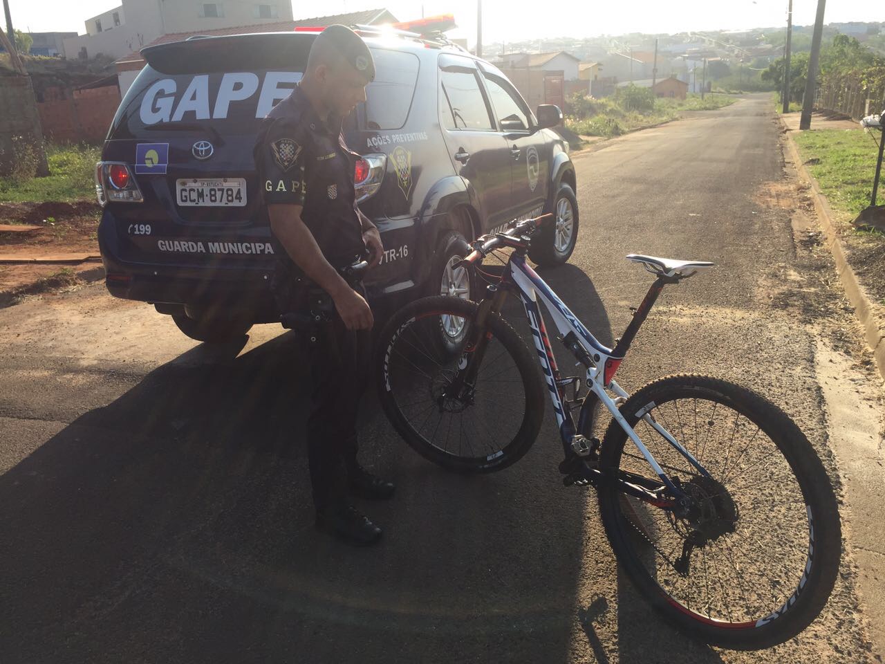 GAPE localiza bike roubada em ciclovia