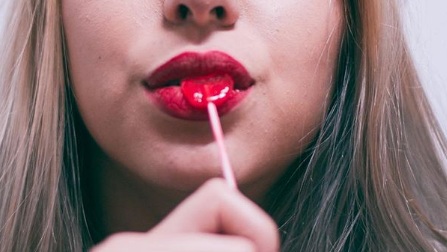 5 Maneiras de brilhar com batom vermelho