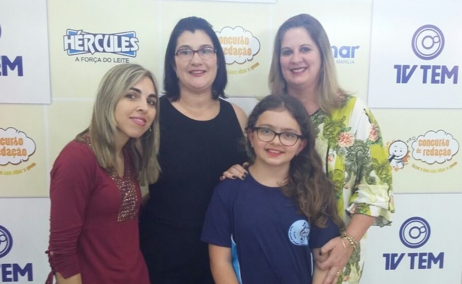 Aluna da escola Angelino de Oliveira vence concurso de redação da TV TEM