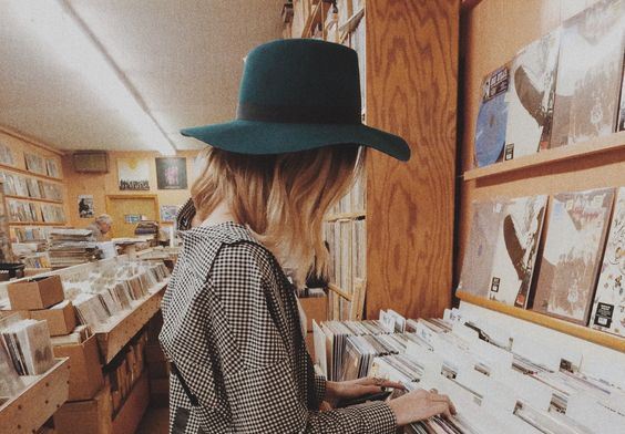 5 looks usando chapéu 5 looks usando chapéu