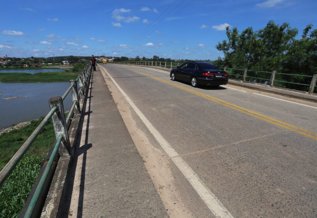 Nova ponte sobre o Rio Tietê em Anhembi começa a ser construída