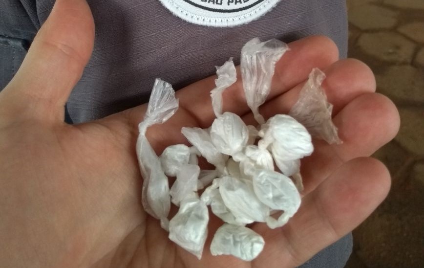 Homem é preso vendendo drogas no Jardim Brasil