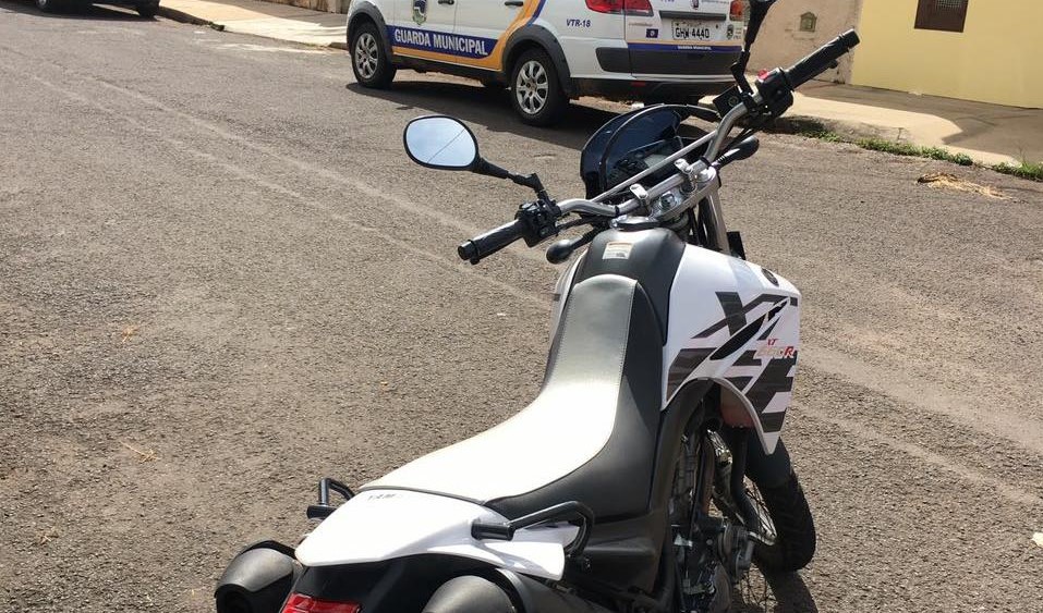 Guarda Municipal recupera moto que foi furtada no Convívio