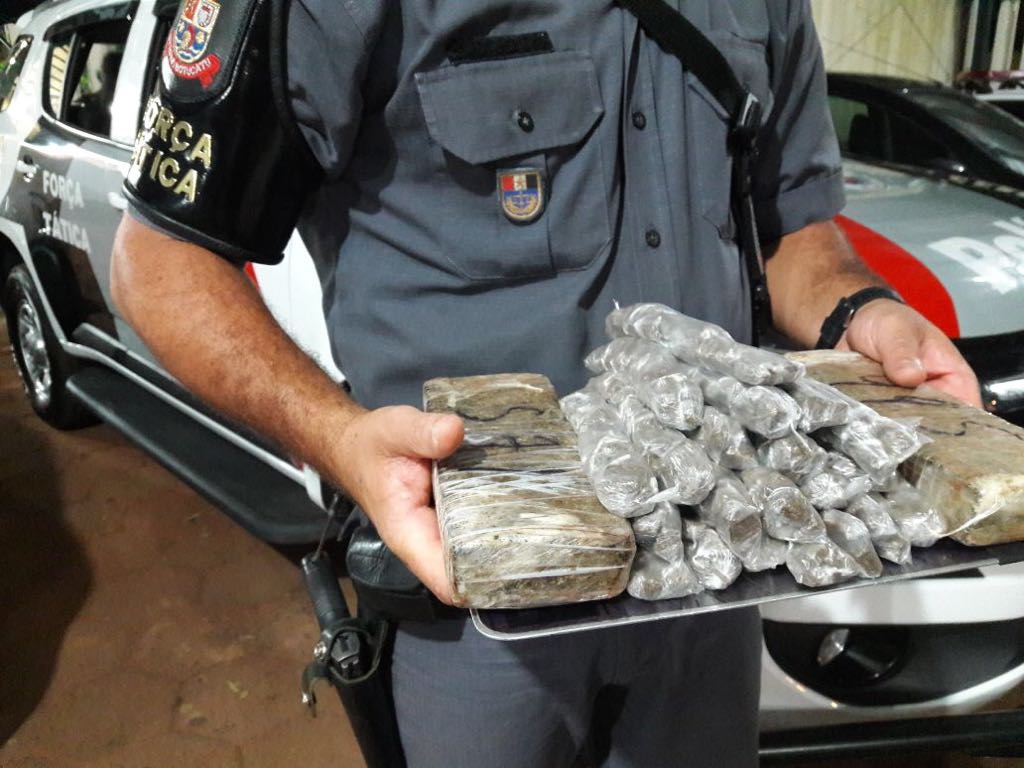 Flagrante: Traficante tenta fugir, mas é preso pela Força Tática no Monte Mor