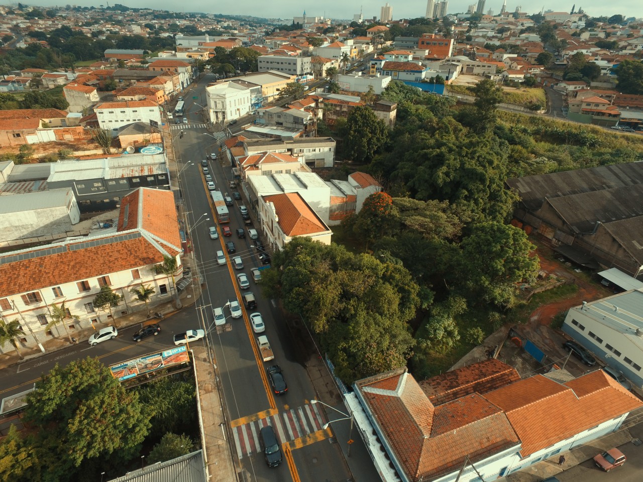 Substituição de nova adutora da Sabesp no centro de Botucatu deve durar 3 meses