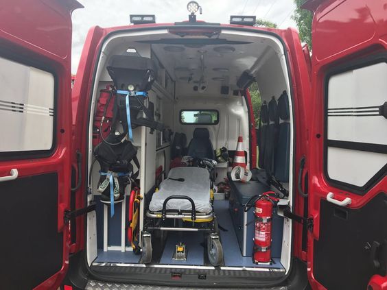 Jovem morre após motocicleta se chocar contra caçamba em Botucatu