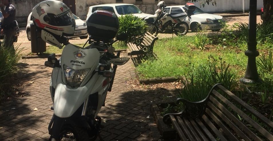 Estudantes da escola EECA são apreendidos traficando na Praça da Catedral