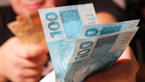 Duas pessoas caem no golpe do falso empréstimo em Botucatu