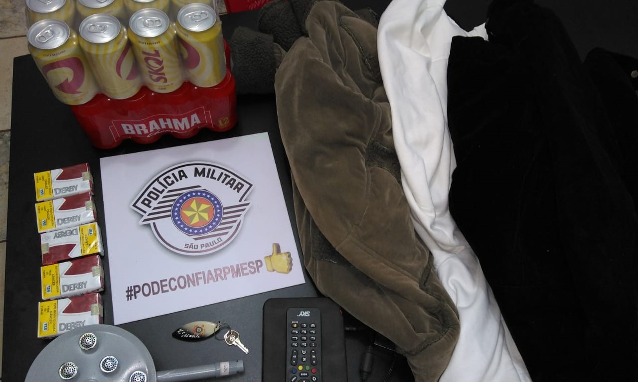 Homem sobe em telhado, furta bar na Vila dos Lavradores e é pego pela Polícia Militar