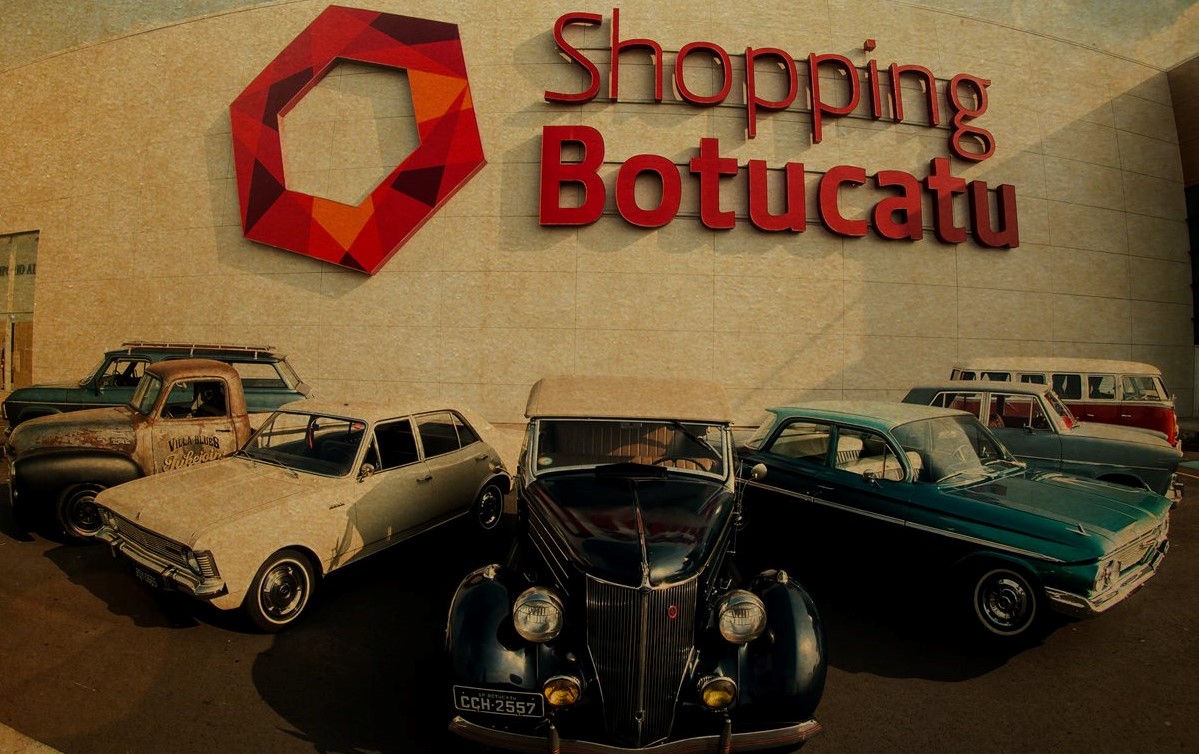 Shopping Botucatu sedia XIII Encontro de Veículos Antigos Shopping Botucatu sedia XIII Encontro de Veículos Antigos