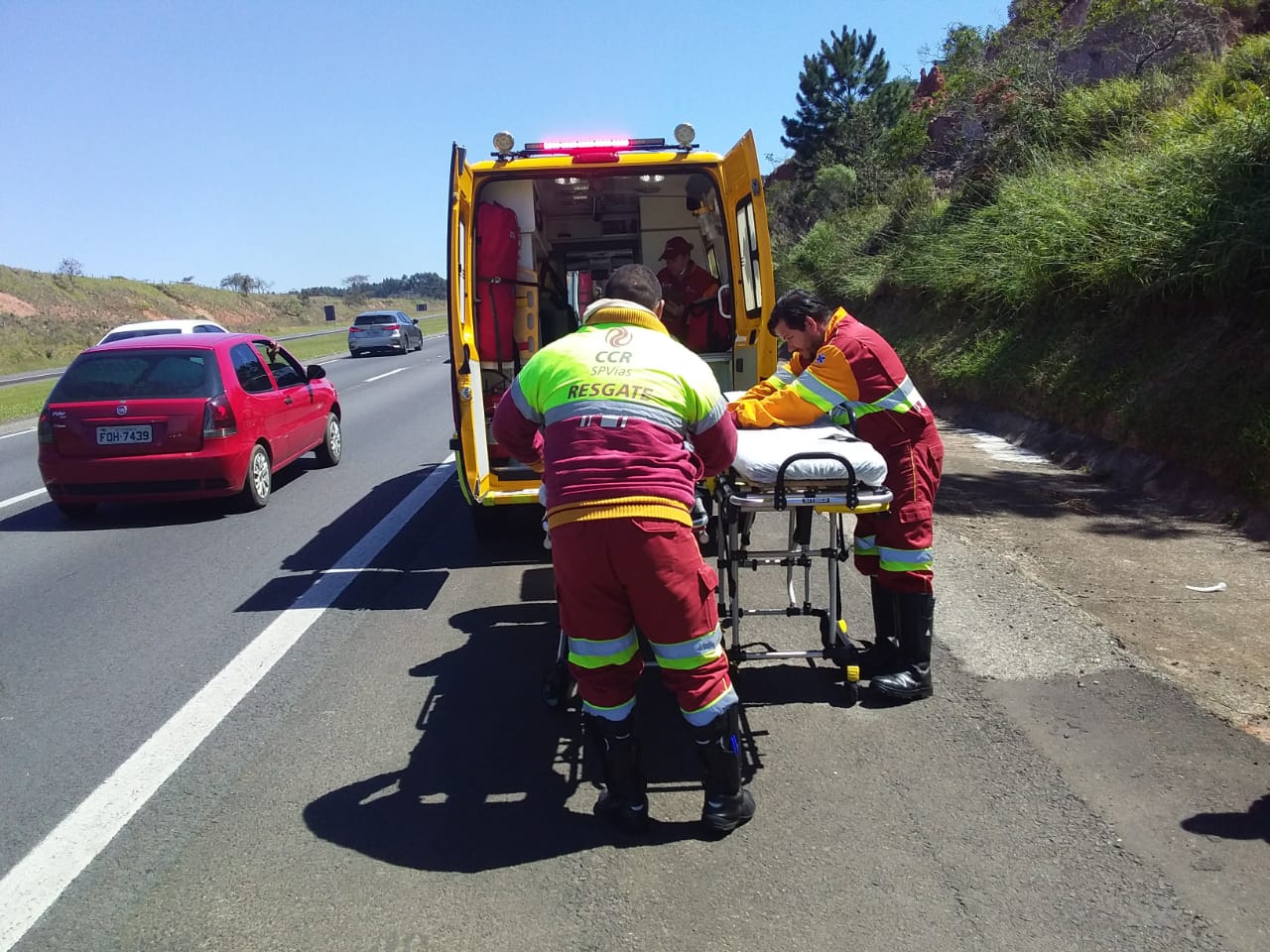 Motociclista fica gravemente ferido após colisão com veículo na Castelo