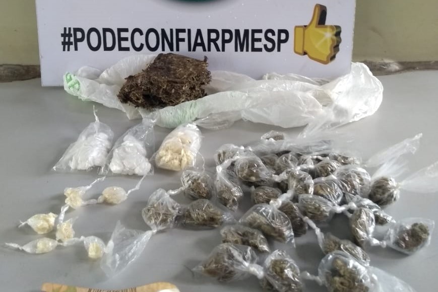 Três são presos pela PM por tráfico de drogas na Vila Jardim