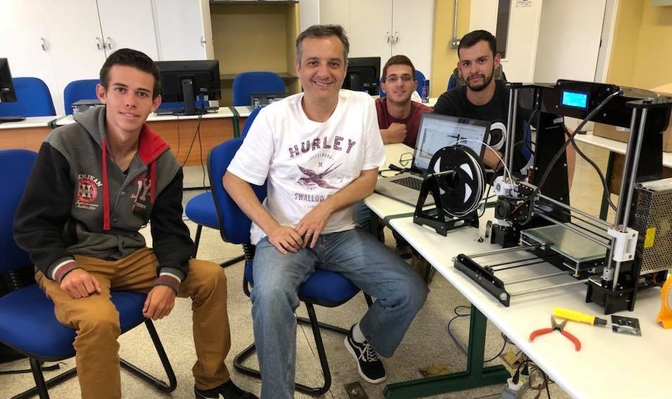 Fatec Botucatu monta a primeira impressora 3D