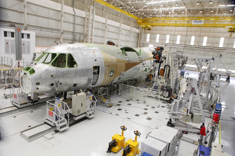 Embraer diz ser prematuro antecipar termos de possível parceira com boeing para cargueiro militar | jornal acontece botucatu