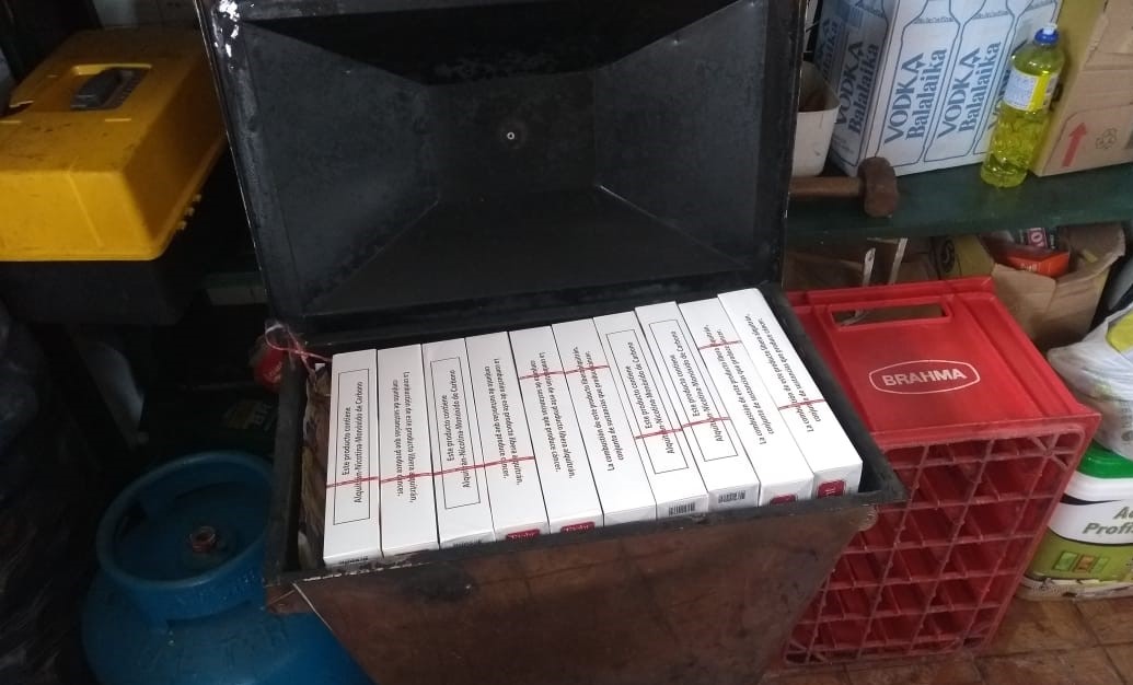 GEPOM apreende mais de mil maços de cigarro em bar no Reflorenda