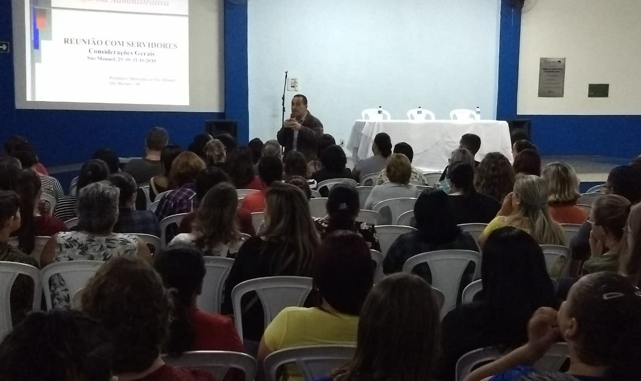 Servidores rejeitam reforma administrativa em São Manuel Servidores rejeitam reforma administrativa em São Manuel