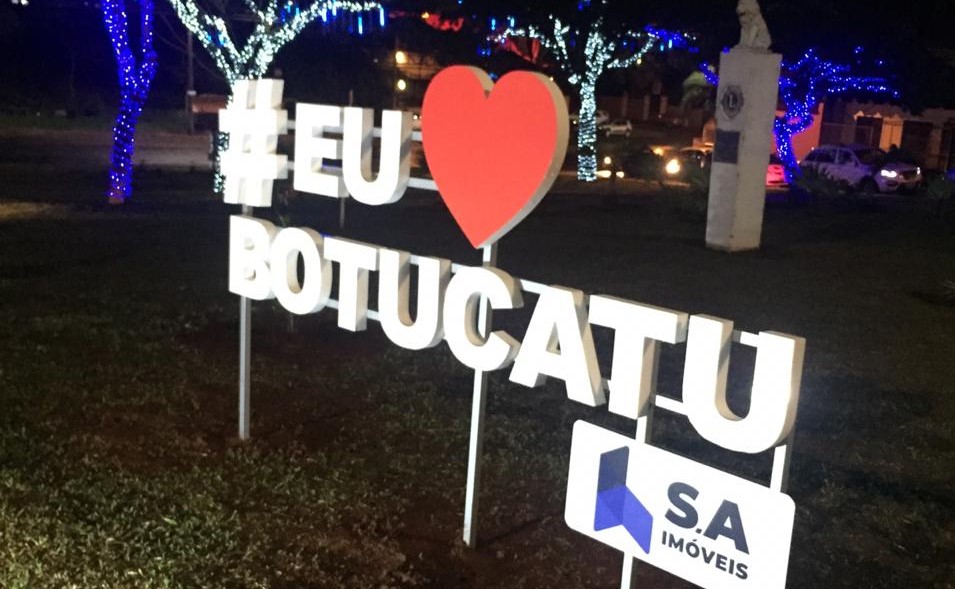 S.A Imóveis inaugura iluminação de Praça em Botucatu