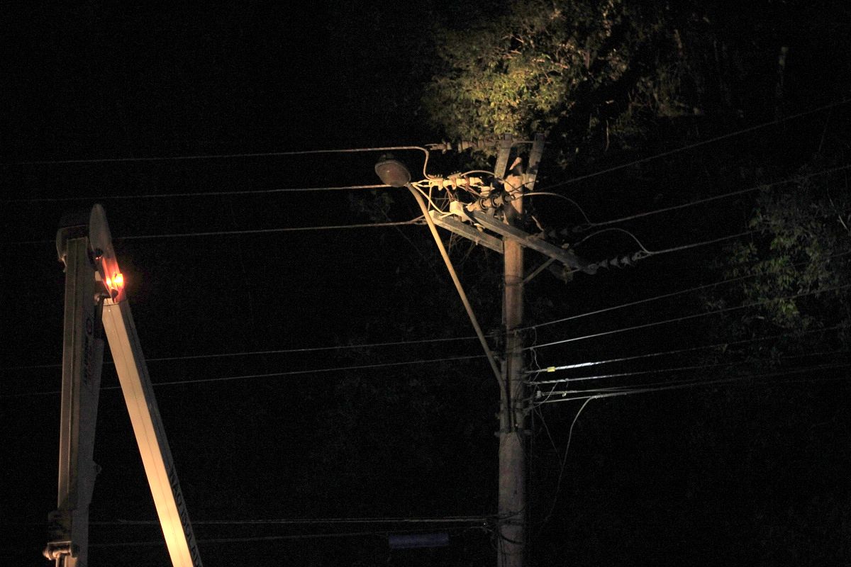 “A Carne está apodrecendo e os peixes estão morrendo”, diz moradora com a falta de energia