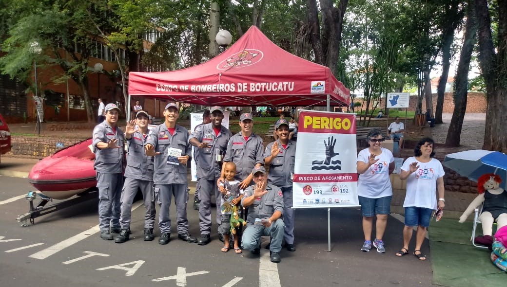 Bombeiros realizam campanha contra afogamentos em Botucatu