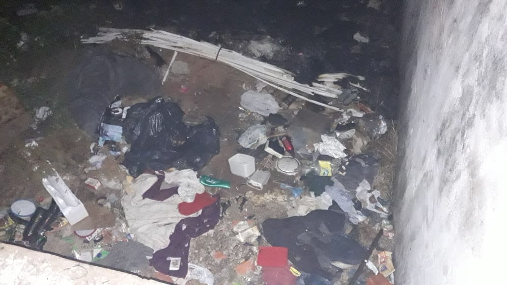 Bombeiros apagam fogo em terreno no centro de Botucatu; casos estão se multiplicando