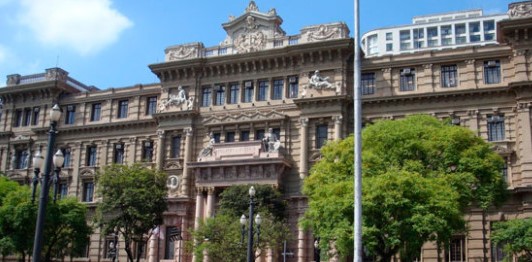 Ministério Público pede devolução imediata de salários acima do teto na USP, Unesp e Unicamp