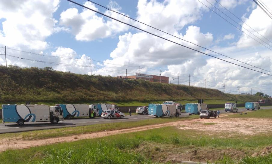 Comboio de detentos apresenta problema e interrompe o trânsito na Castelinho em Botucatu