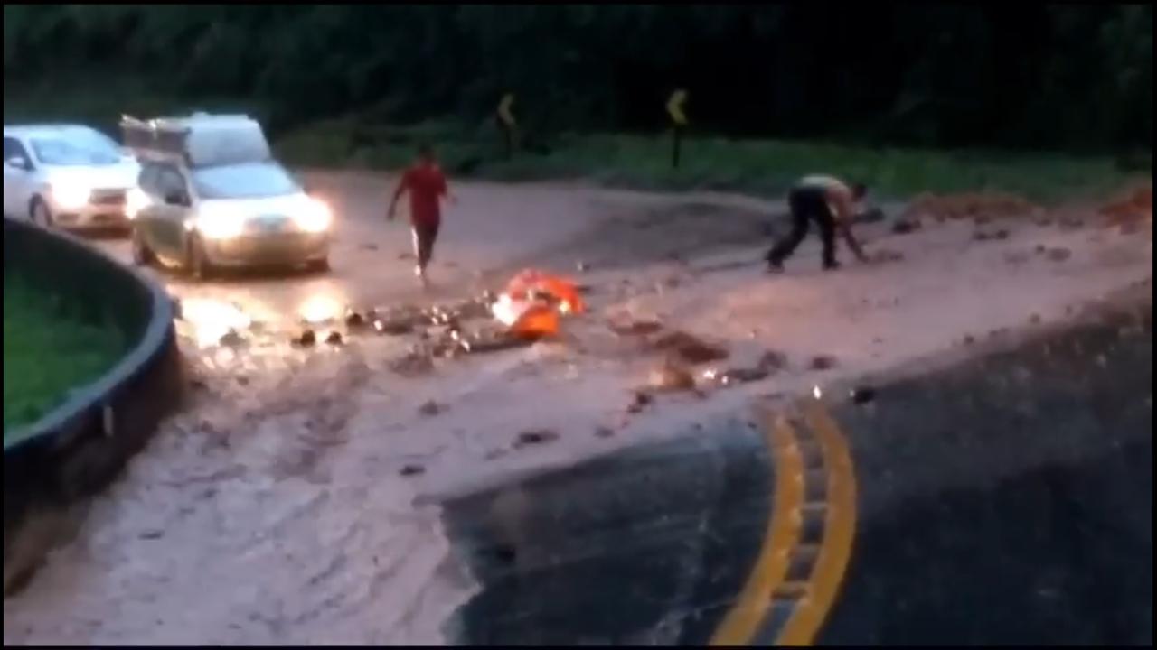 Chuva forte interdita parte da serra de Botucatu; veja vídeo