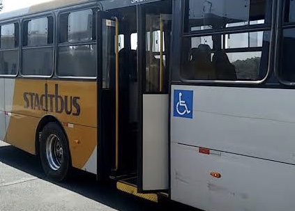 Roda de coletivo se solta durante itinerário em Botucatu