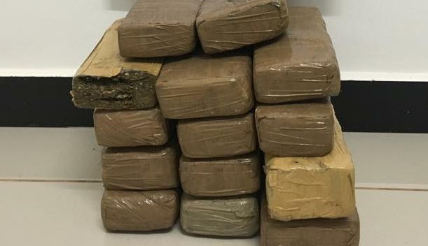 Homem é preso pelo TOR com mais de 7 quilos de maconha dentro de ônibus na Castelo Branco Homem é preso pelo TOR com mais de 7 quilos de maconha dentro de ônibus na Castelo Branco