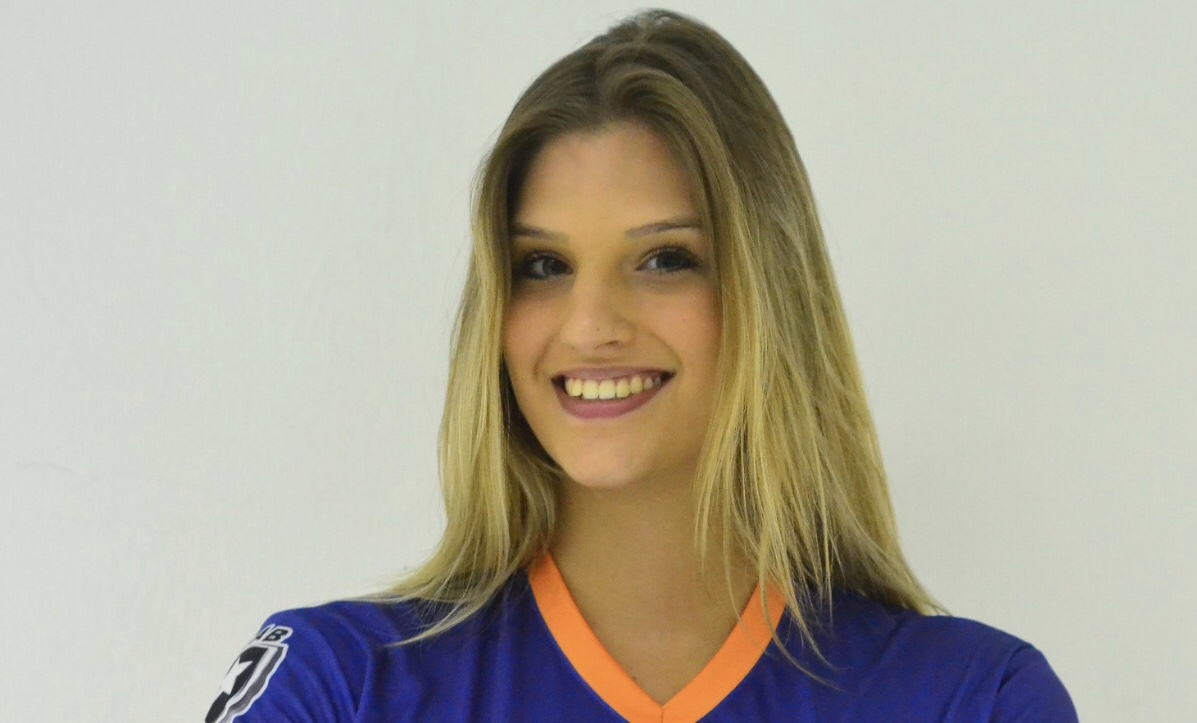 Jovem de Botucatu ganha bolsa de estudos para jogar vôlei no EUA e faz “vaquinha online” para pagar viagem