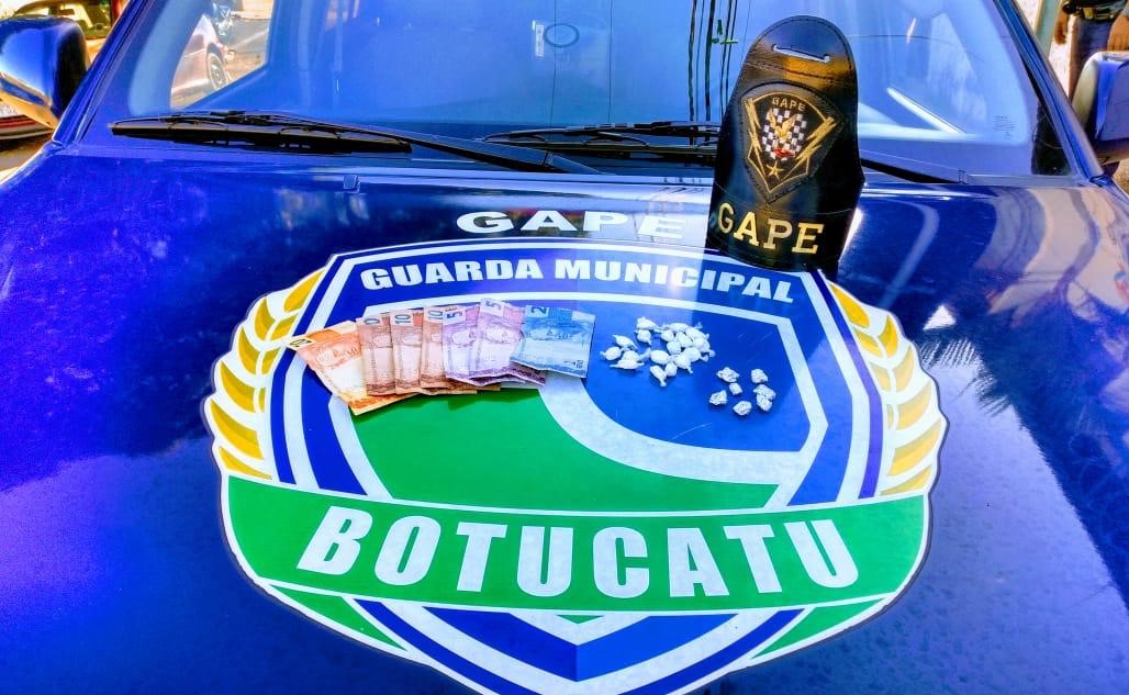 GAPE prende homem que vendia crack e cocaína no Jardim Real Park