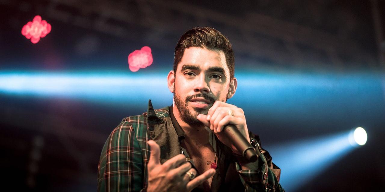 Avião onde estava o cantor Gabriel Diniz cai no Sul de Sergipe