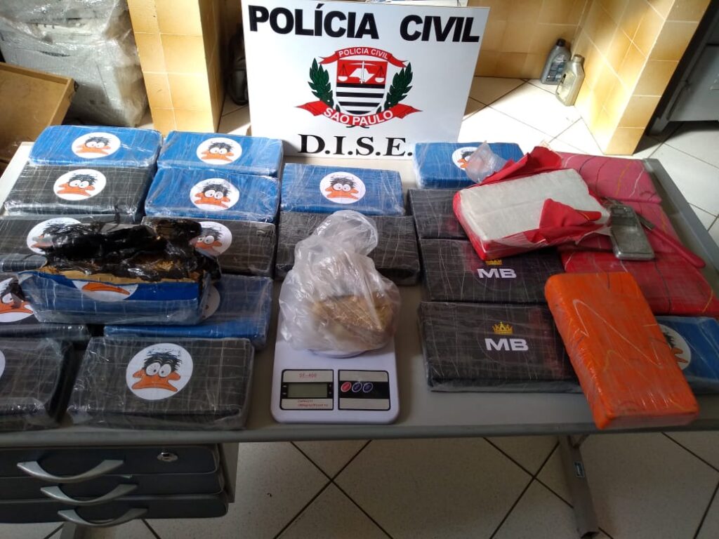 Droga apreendida na Vila Paulista