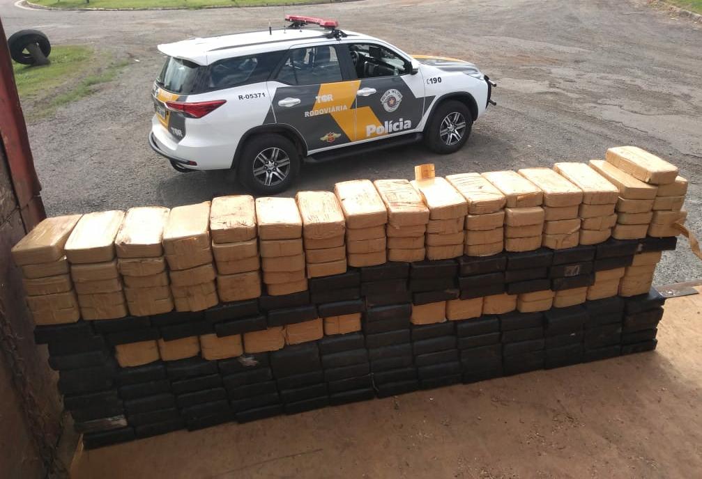 Homem é preso com mais de 200 kg de cocaína e R$ 14,5 mil na Castello Branco
