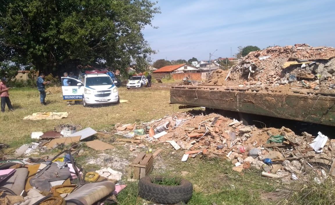 Guarda Municipal flagra dois homens em descarte irregular no Jardim Ciranda