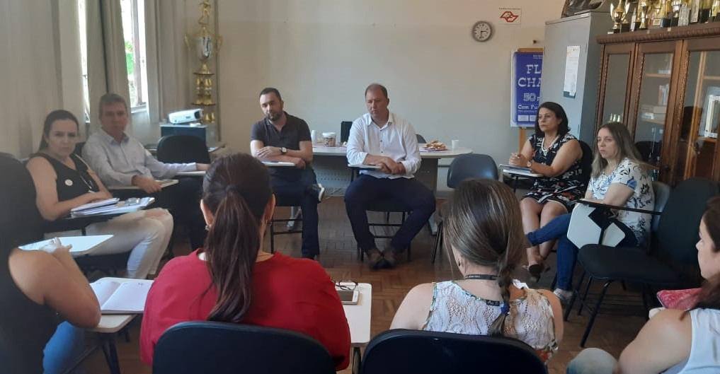 CAPS III discute com grupo Caio e autoridades inserção dos usuários da Saúde mental no mercado de trabalho CAPS III discute com grupo Caio e autoridades inserção dos usuários da Saúde mental no mercado de trabalho