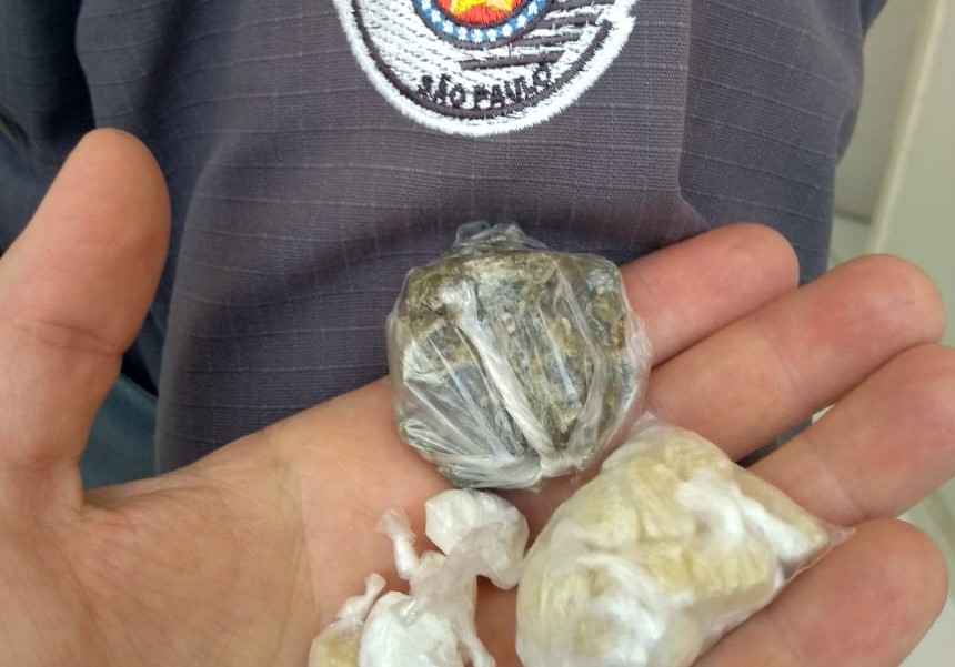 PM prende homem que escondia droga em telhado de igreja no Jardim Brasil