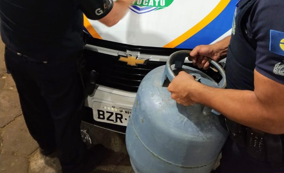 GCM prende no Cedro homem que furtou botijão de gás de creche e que vendia droga pelo local