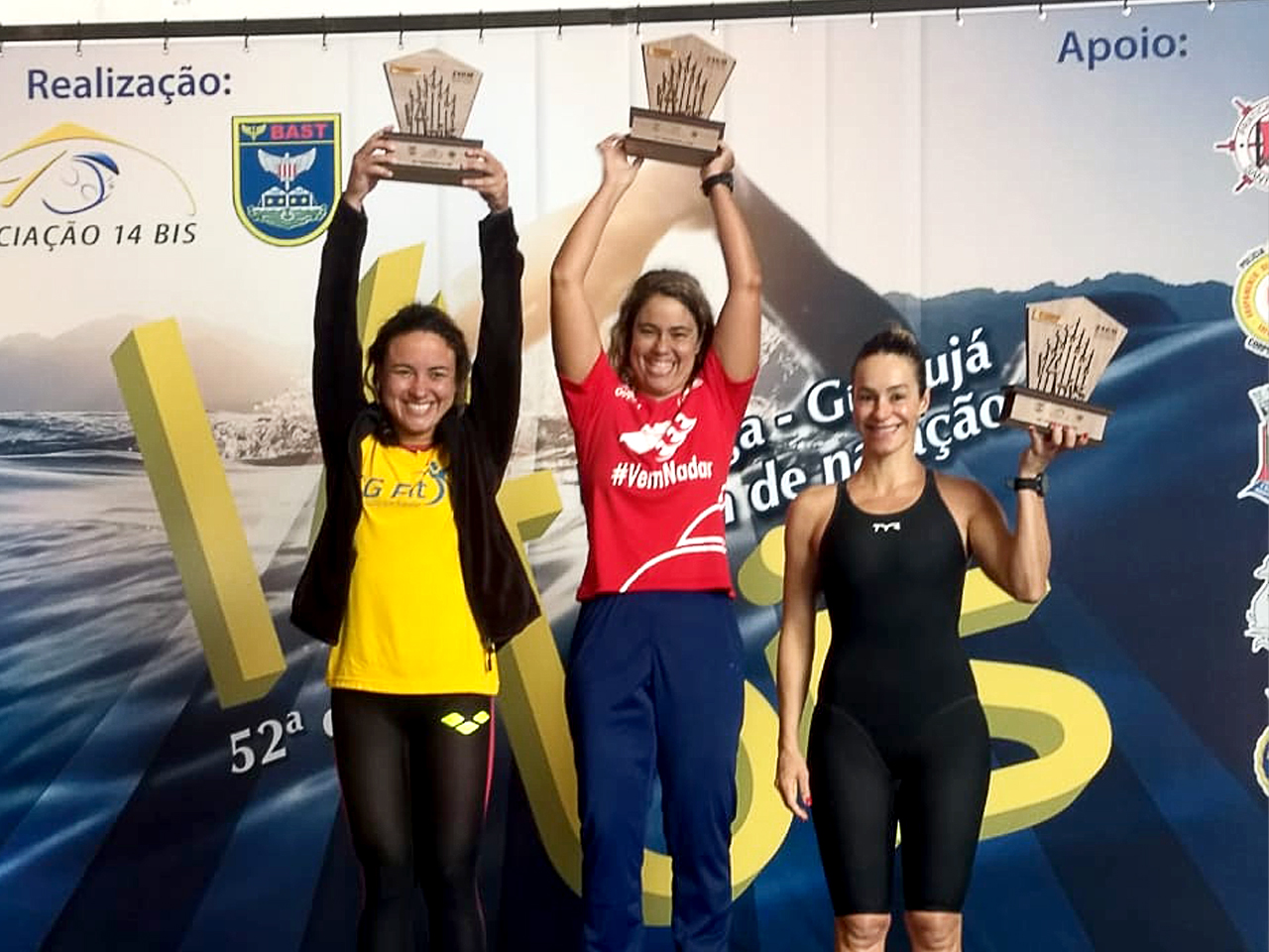 Nadadora de Botucatu se destaca em prova de travessia aquática no litoral paulista