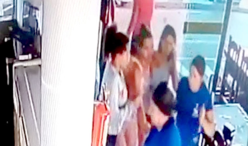  Após briga de família, mulher é presa ao atirar contra genro e irmão dele em São Manuel