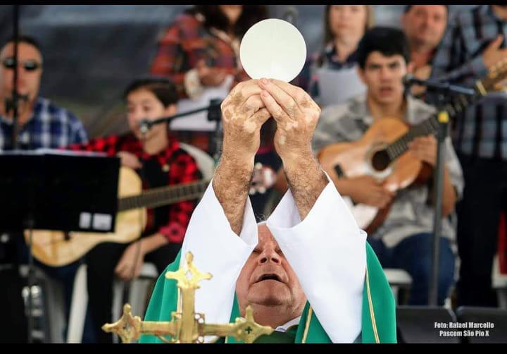 Padre Orestes sofre queda na zona rural de Botucatu e é socorrido em estado grave