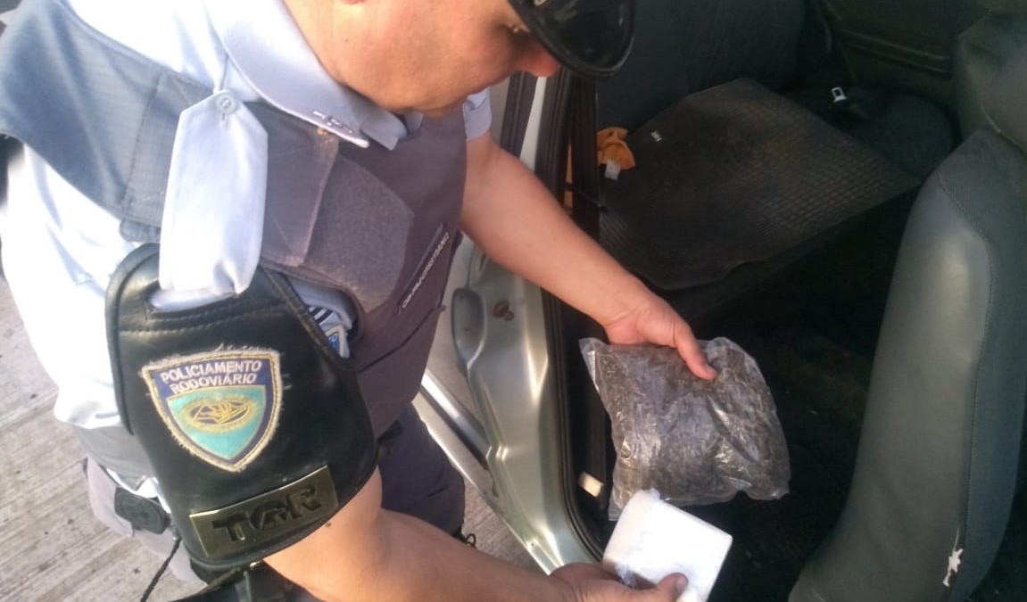 TOR flagra condutor com cocaína pura na SP-255 em Botucatu