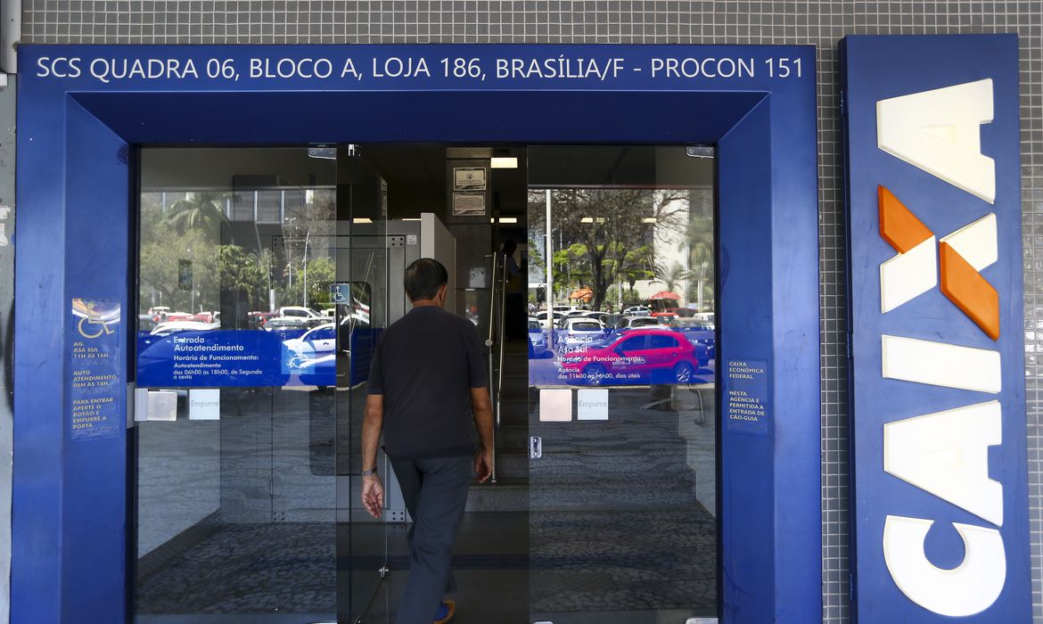 Caixa paga hoje auxílio emergencial para 3,3 milhões de pessoas Caixa paga hoje auxílio emergencial para 3,3 milhões de pessoas