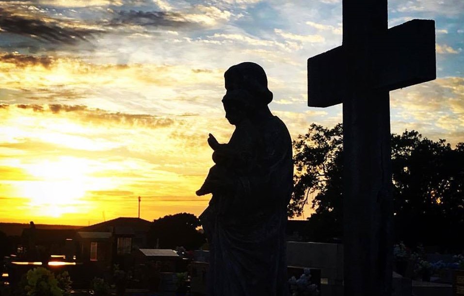 Cemitérios de Botucatu estarão abertos neste domingo, 10, Dia das Mães