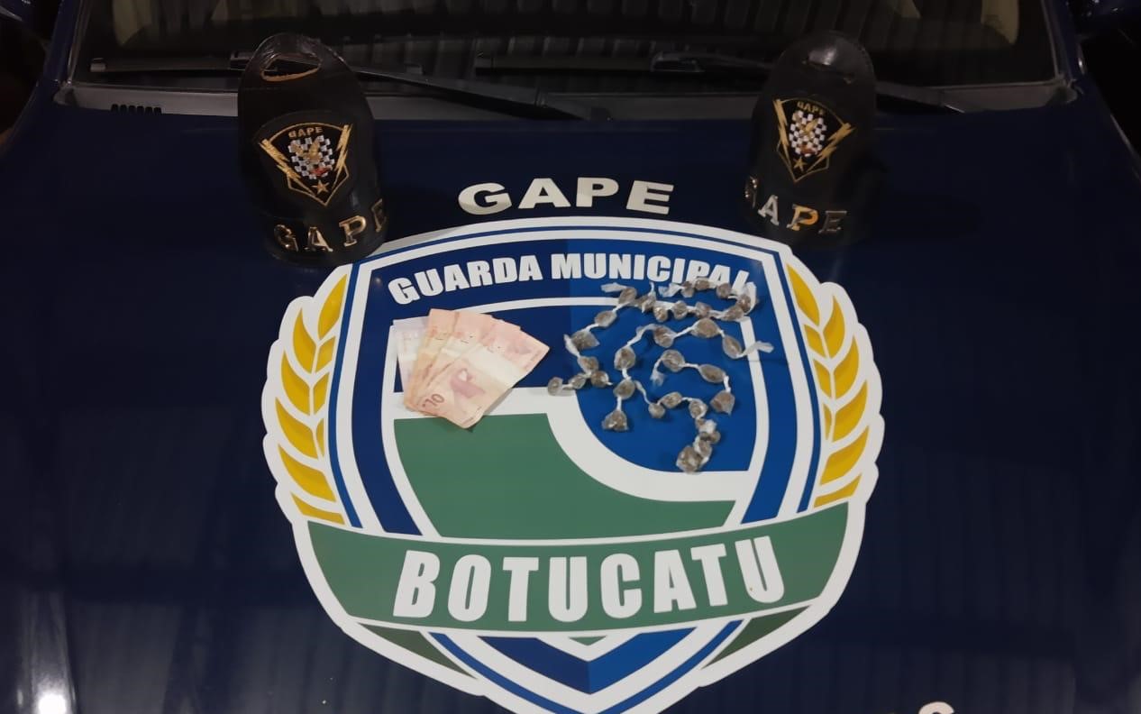 GAPE prende três por tráfico em ações na Cecap e Santa Eliza 